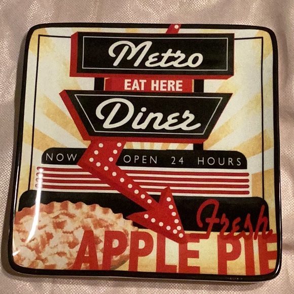 Metro Diner decor plate- Eat here, now open 24 hours, fresh apple pie - Picture 1 of 7